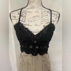 🌸 ALYA black crop top SZ Small EUC